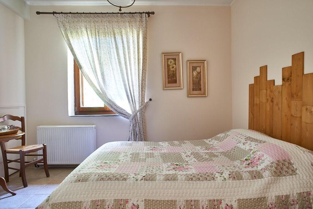 Triantafillies Guesthouse Portaria  Bagian luar foto