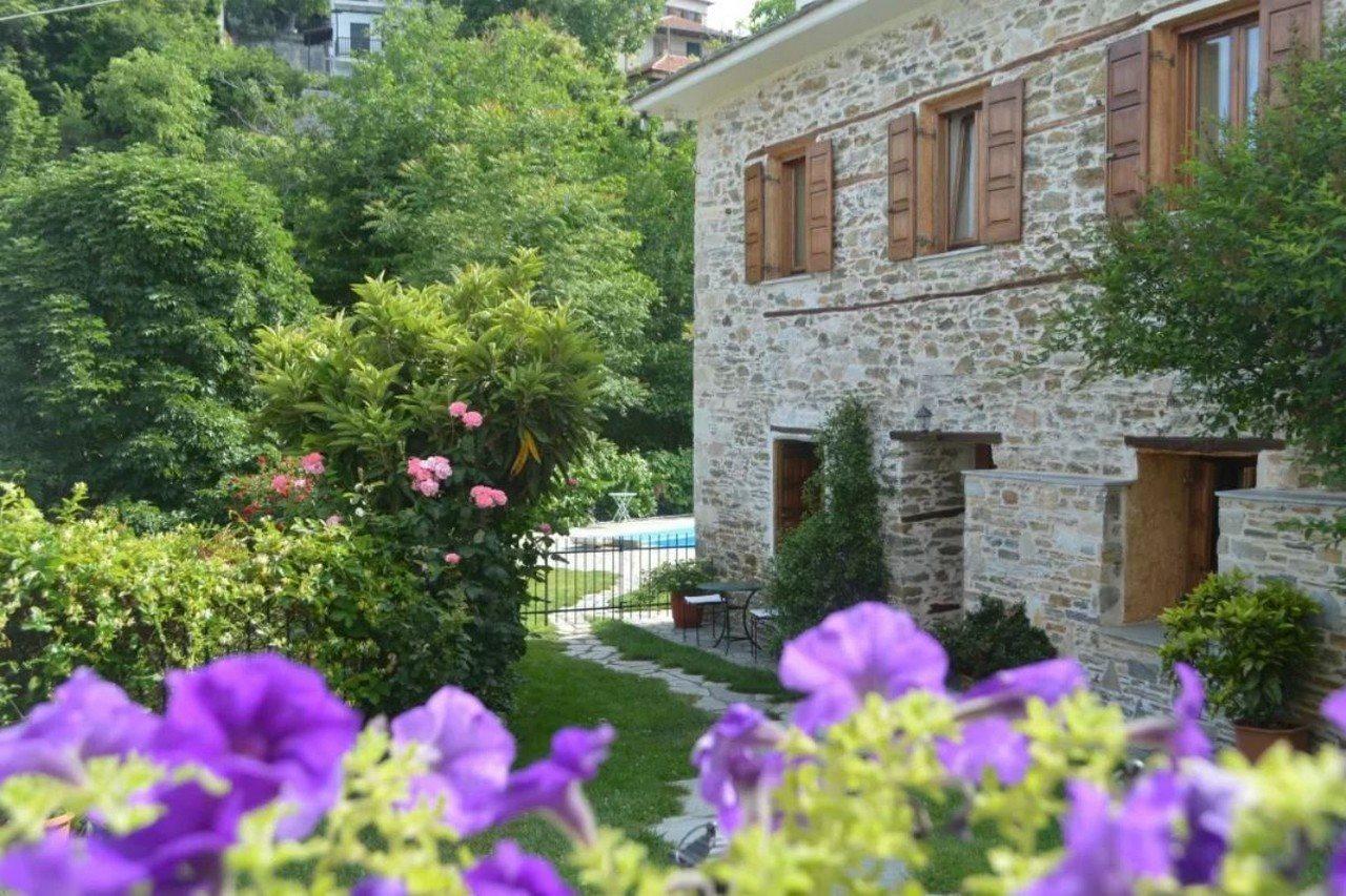 Triantafillies Guesthouse Portaria  Bagian luar foto