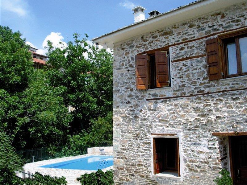 Triantafillies Guesthouse Portaria  Bagian luar foto