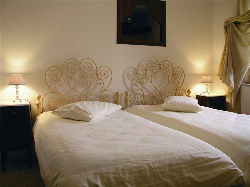 Triantafillies Guesthouse Portaria  Bagian luar foto