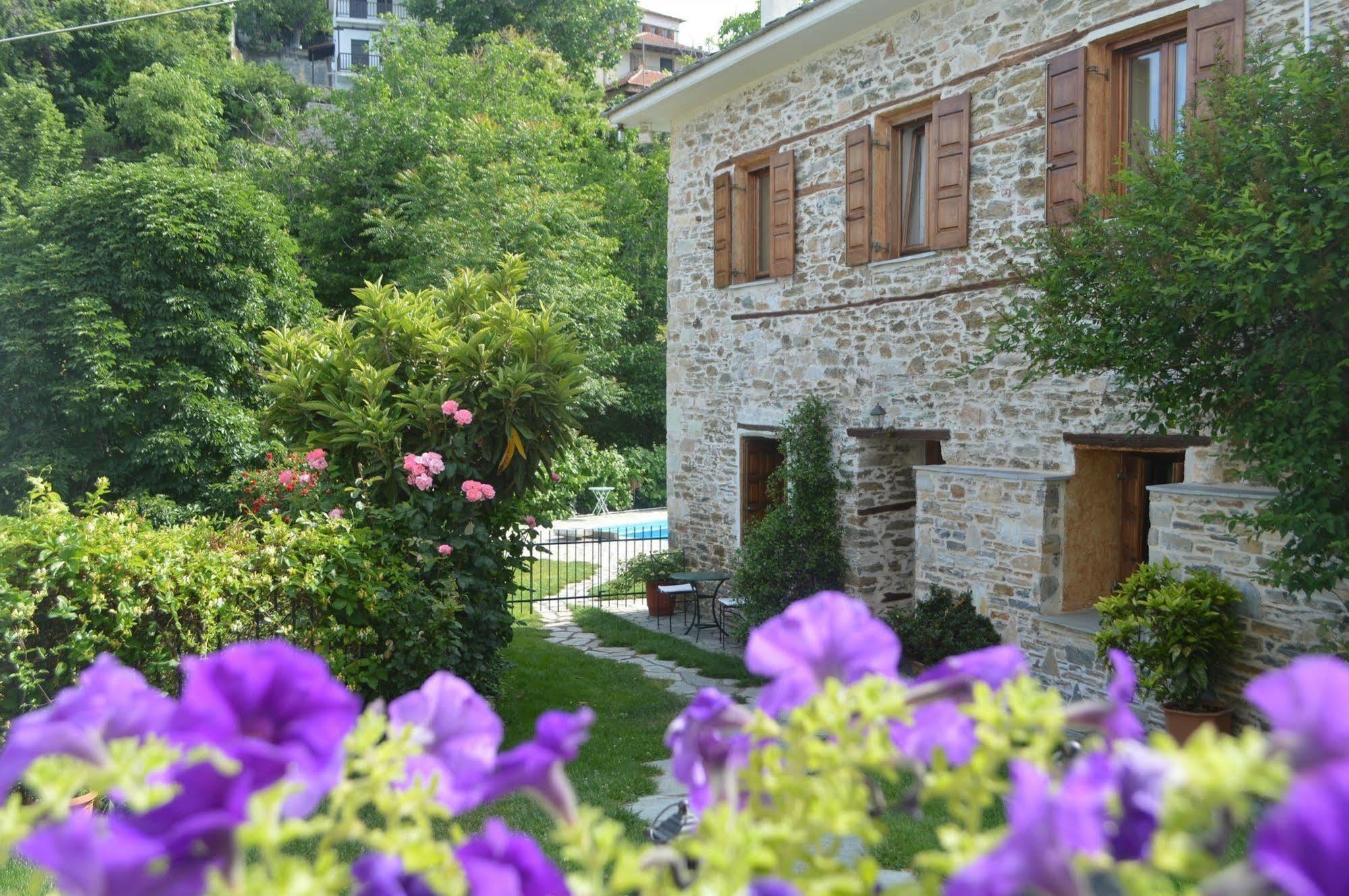 Triantafillies Guesthouse Portaria  Bagian luar foto