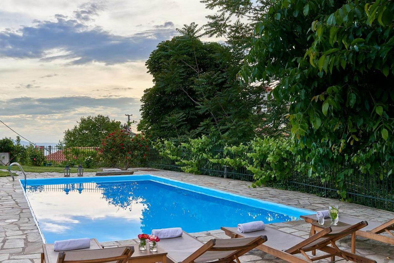 Triantafillies Guesthouse Portaria  Bagian luar foto