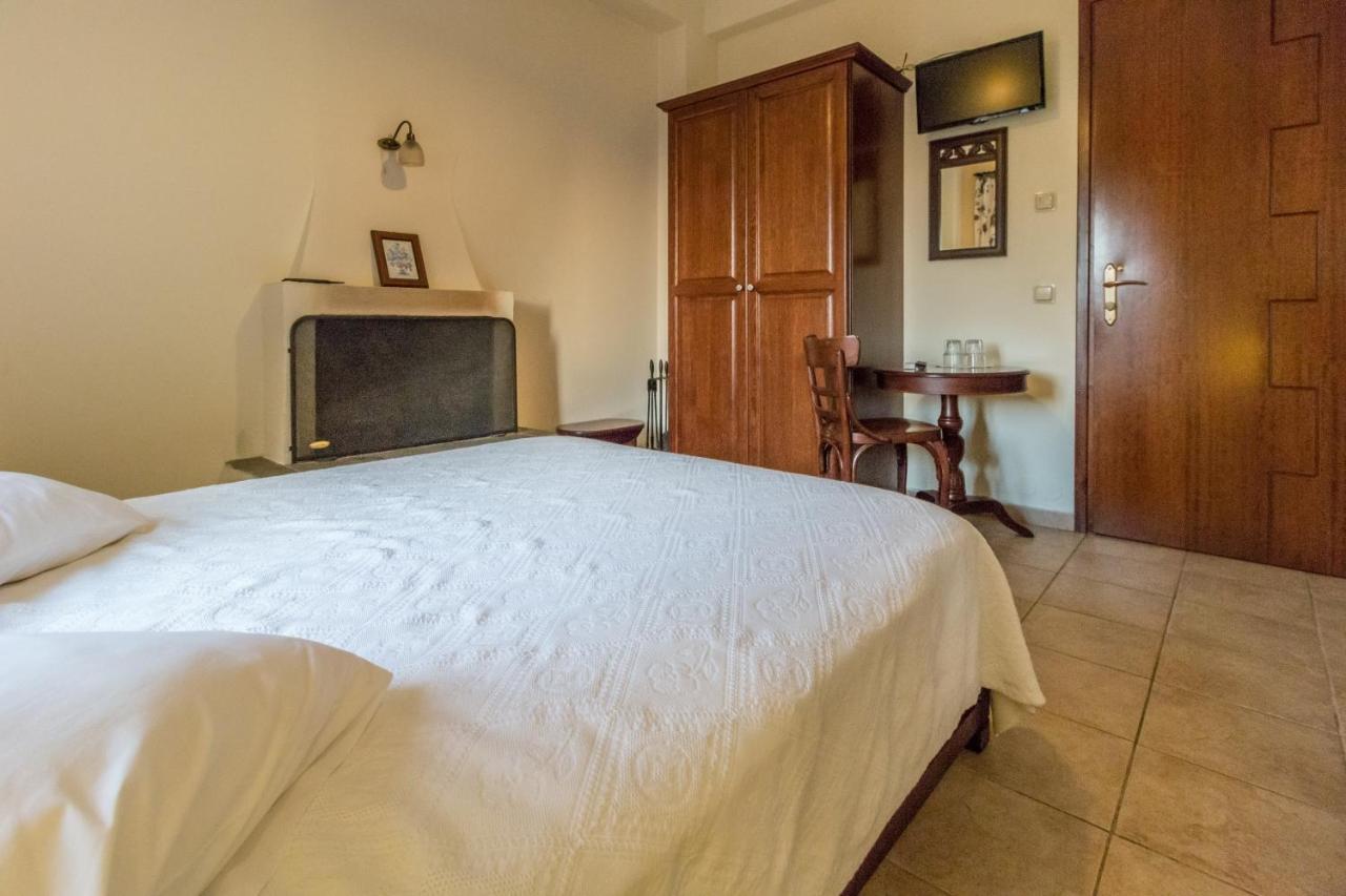 Triantafillies Guesthouse Portaria  Bagian luar foto