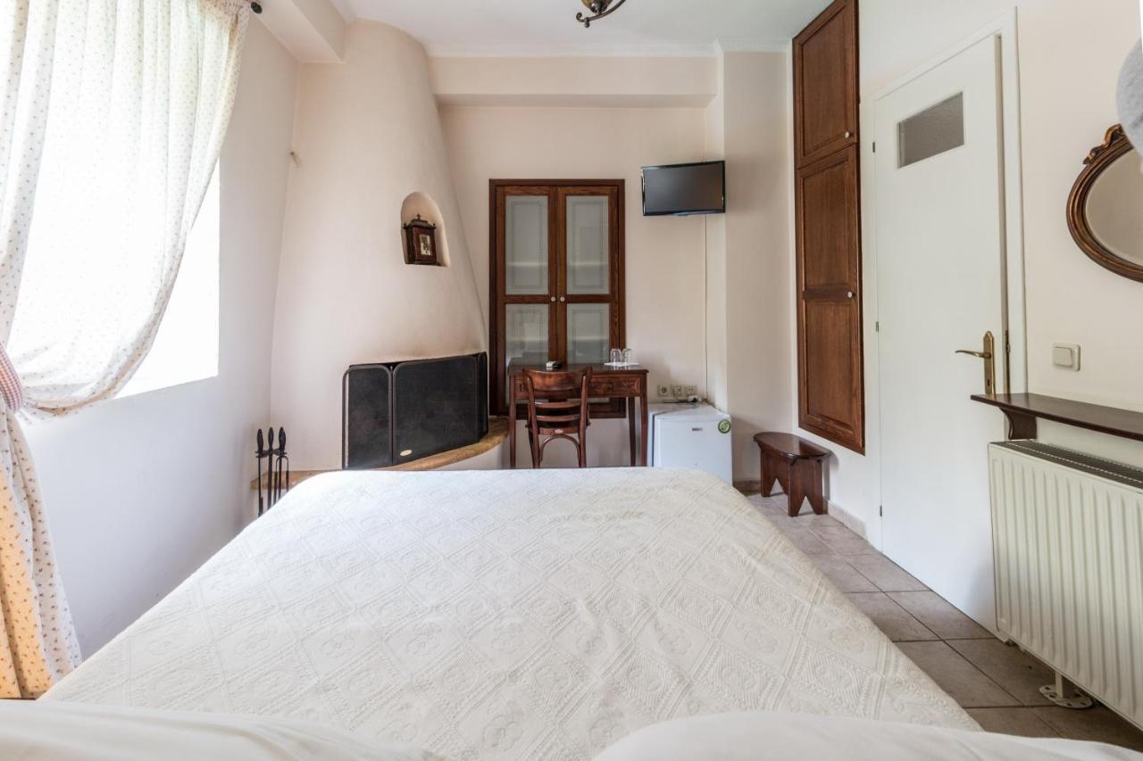 Triantafillies Guesthouse Portaria  Bagian luar foto