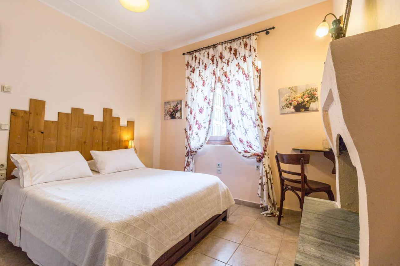Triantafillies Guesthouse Portaria  Bagian luar foto