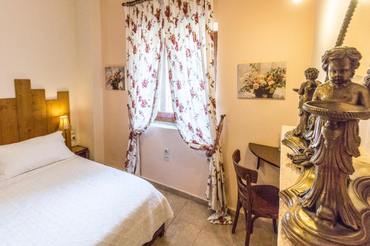 Triantafillies Guesthouse Portaria  Bagian luar foto