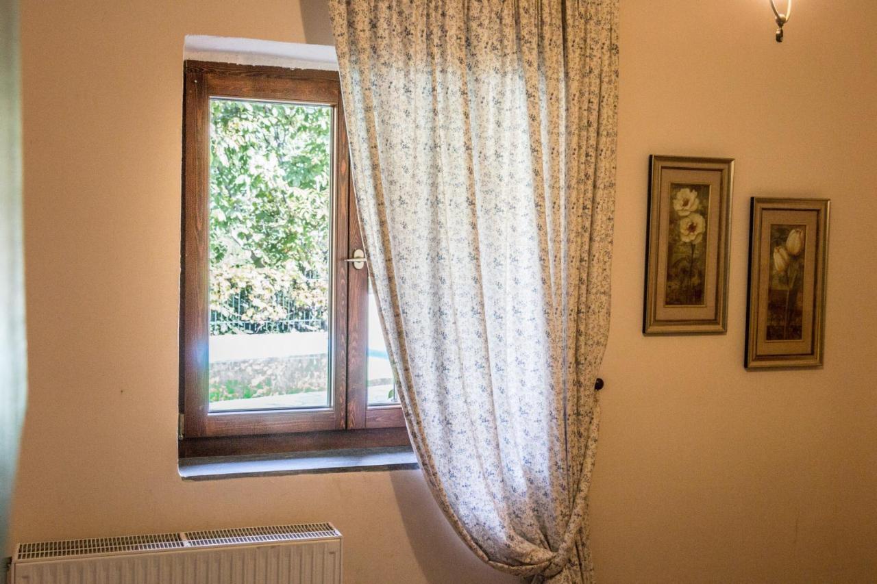 Triantafillies Guesthouse Portaria  Bagian luar foto